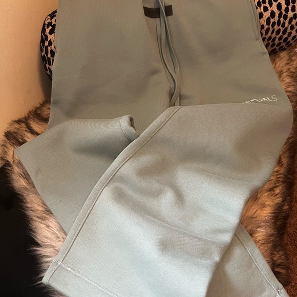 Fear of God Essentials Relaxed Sweatpants - Men size XXS - Picture 4 of 4